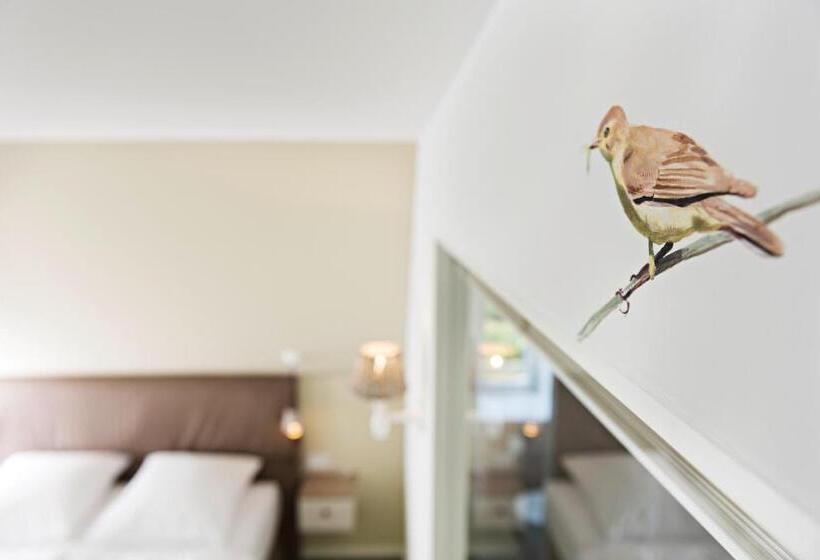 Quarto deluxe, Schmucke Witwe