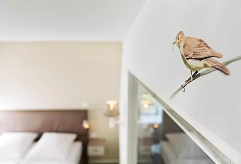 Deluxe Room, Schmucke Witwe