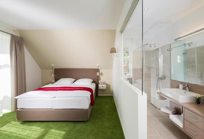 Quarto deluxe, Schmucke Witwe