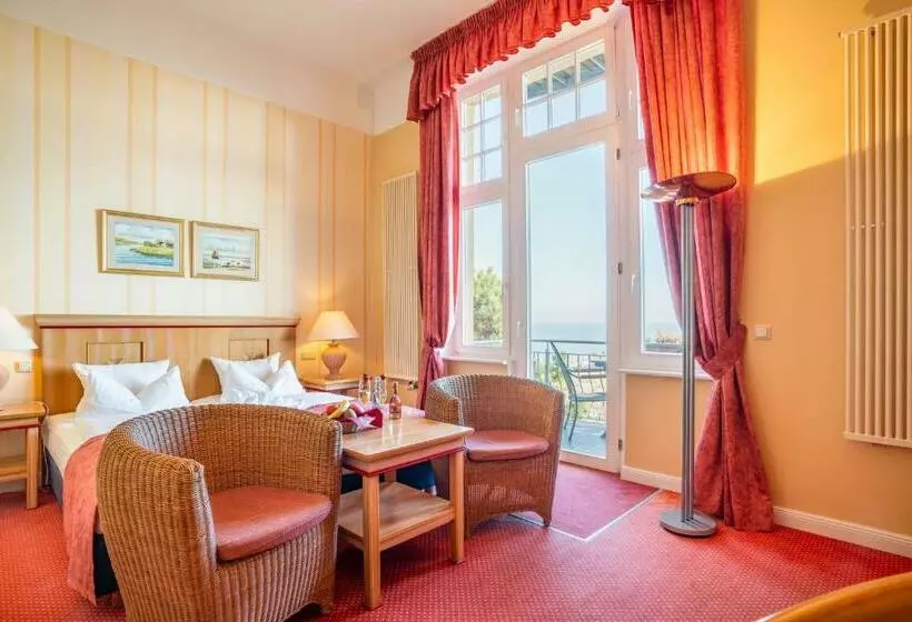 オーシャンビュースタンダードルームバルコニー付き, Strandhotel Möwe