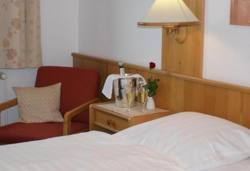 标准间, Zum Jägerkrug