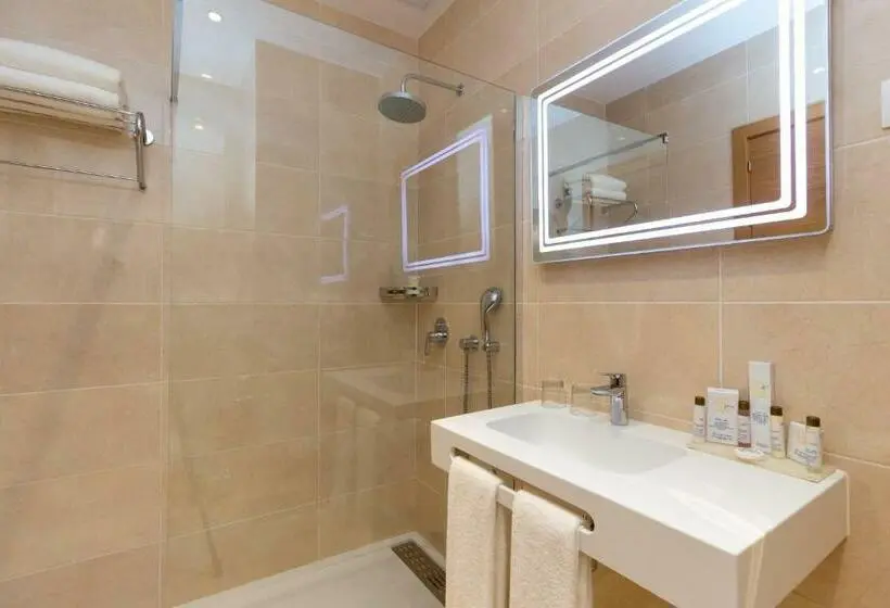اتاق استاندارد, Golden Tulip Opera Alger