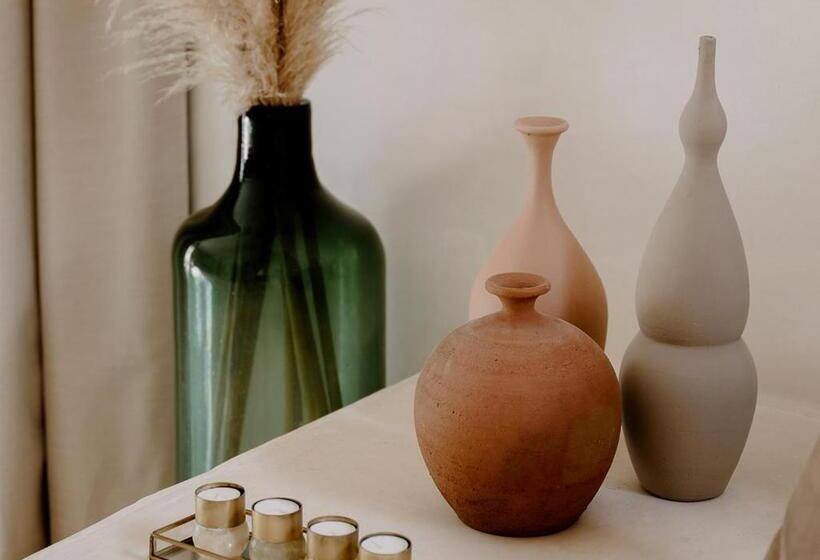 اتاق سوپریور با تخت بزرگ, Milam