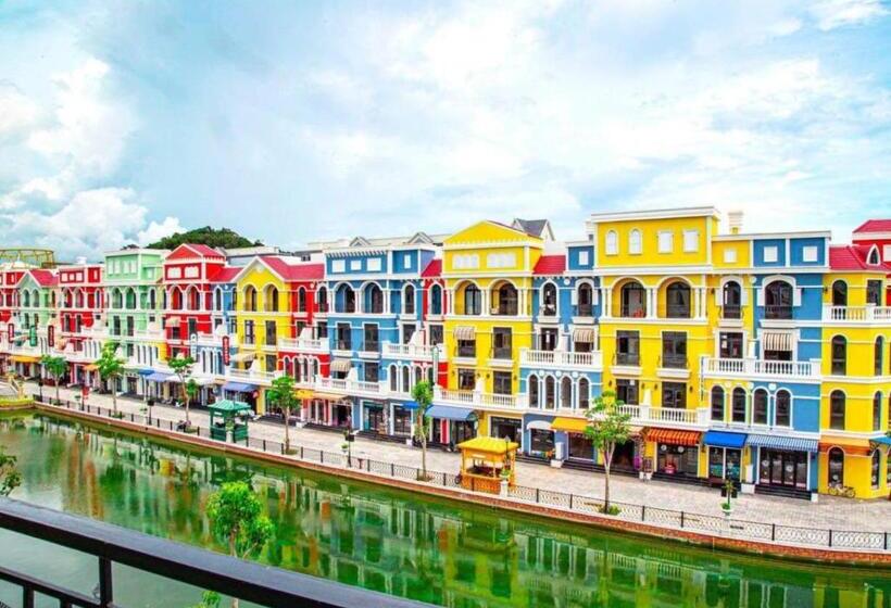 اتاق استاندارد چهارنفره با بالکن, P Boutique Hotel Grand World Phú Quốc