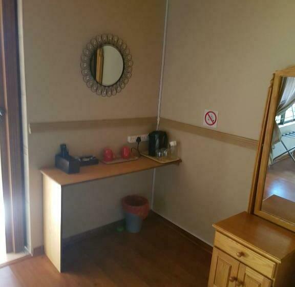 스탠다드 룸, Castle With A View