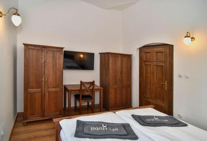 דירת חדר סופריור, Zámek Castle Račice   Předzámčí Forecastle