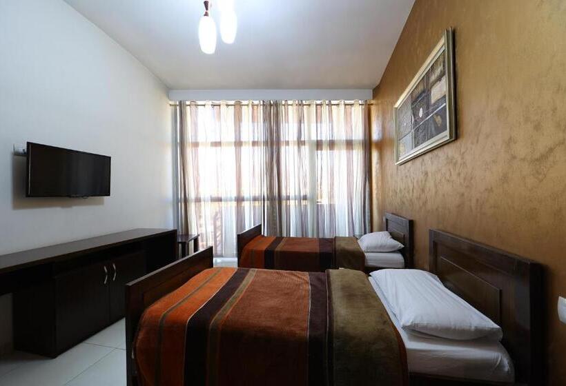 스탠다드 룸 산 전망, Gjuta