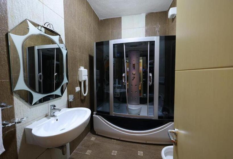 バスタブ付きスタンダードルーム, Gjuta