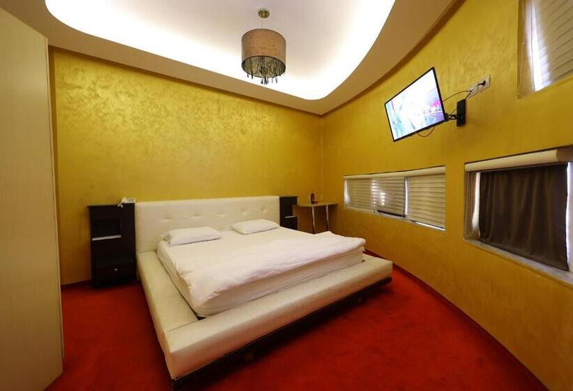 バスタブ付きスタンダードルーム, Gjuta