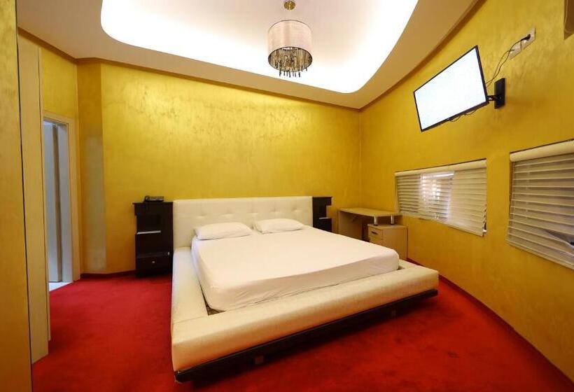 수피리어 룸, Gjuta