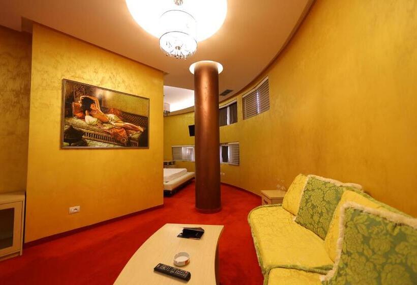 수피리어 룸, Gjuta