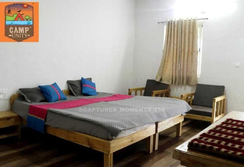 트리플 클래식 룸, Pop 701982 Camp Unity