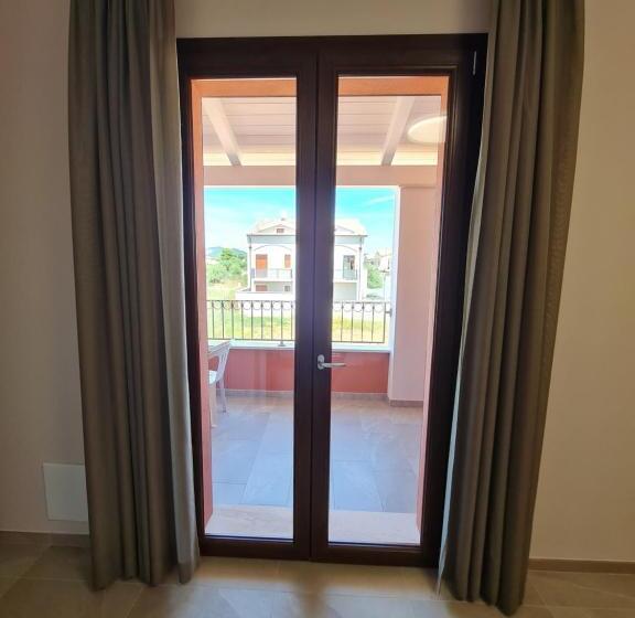 غرفة ديلوكس مزودة بشرفة, Il Risveglio Di Pula Domo