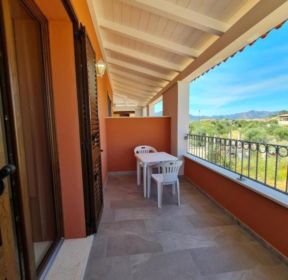 חדר דלוקס עם מרפסת, Il Risveglio Di Pula Domo