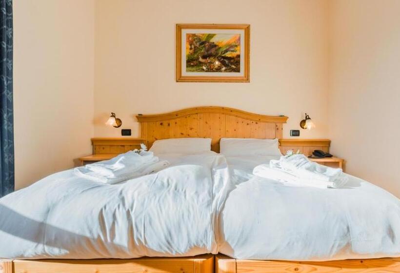 غرفة سوبيريور مزوَّدة بتراس, Dolomiti Di De Martin D Oscar