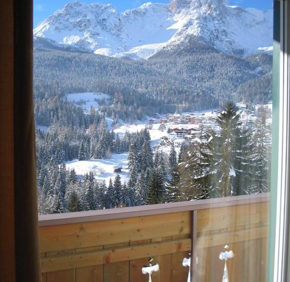 غرفة سوبيريور مزوَّدة بتراس, Dolomiti Di De Martin D Oscar