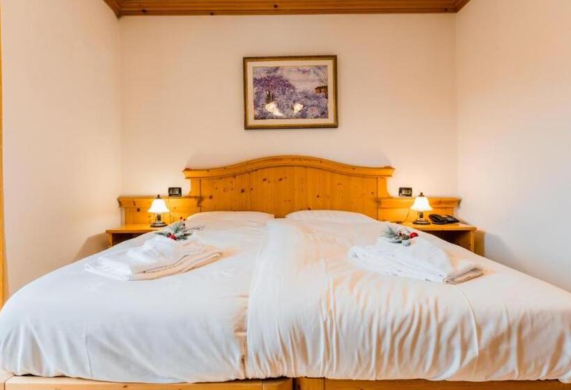 غرفة قياسية مزوَّدة بتراس, Dolomiti Di De Martin D Oscar