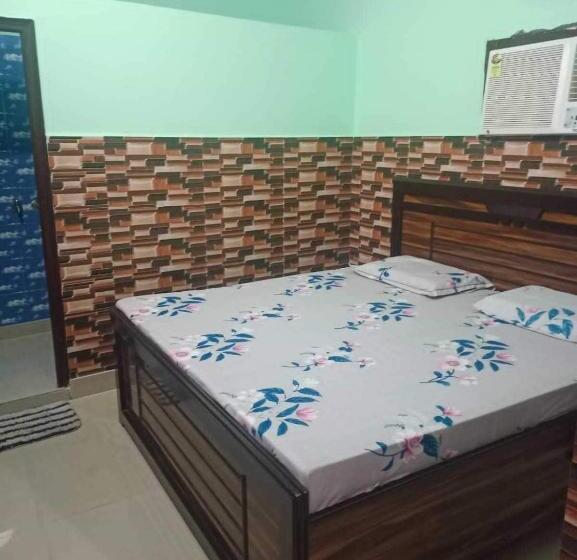 חדר קלאסי לשלושה, Oyo Veeru Guest House