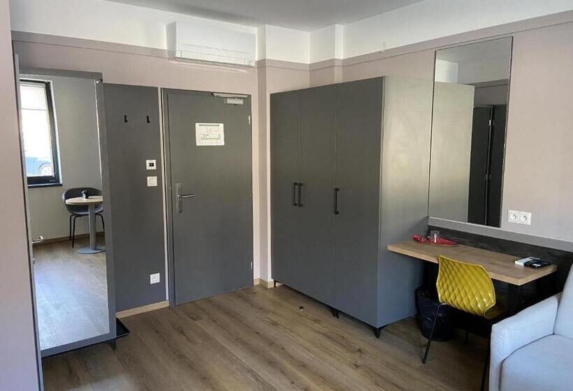 套房, Tanker Apartments & Bistro čaradice