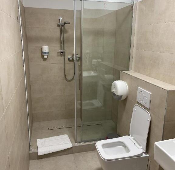 套房, Tanker Apartments & Bistro čaradice