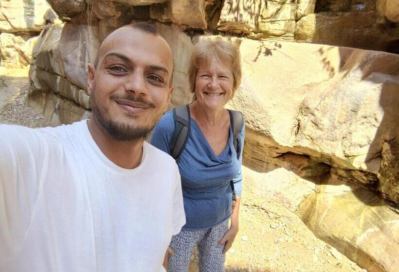 اتاق لوکس سه تخته, Bubble Castle House