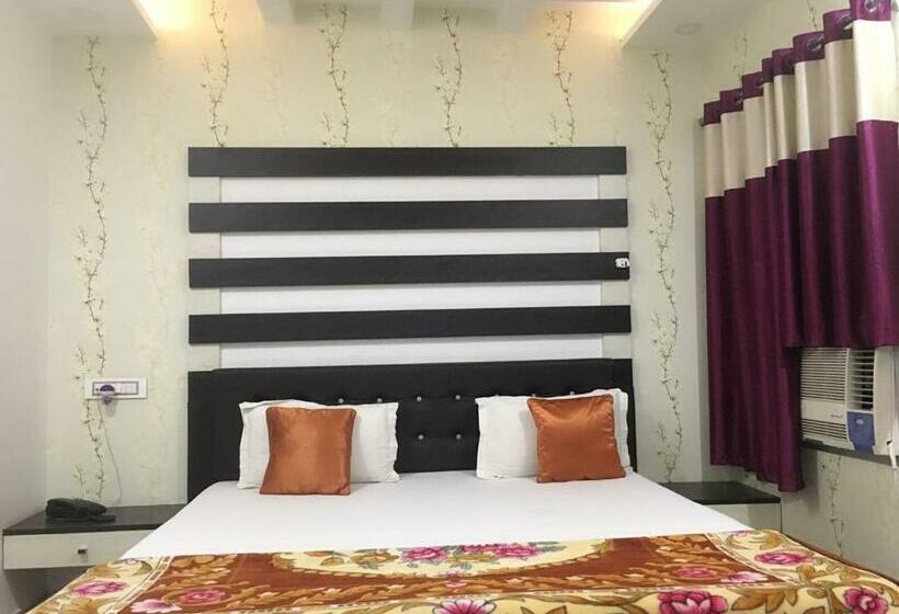 デラックスルーム, Natraj