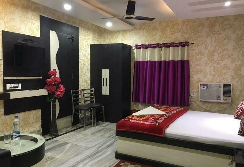 スーペリアールーム, Natraj