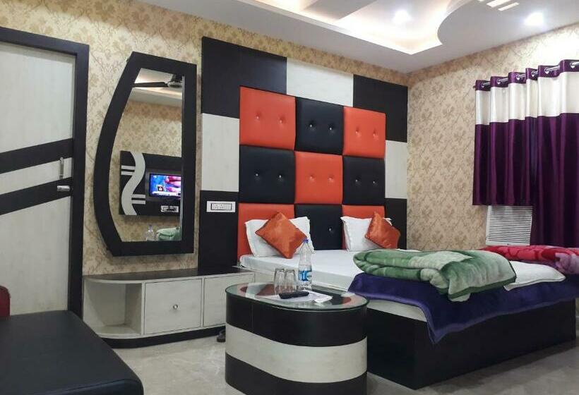 غرفة ديلوكس, Natraj