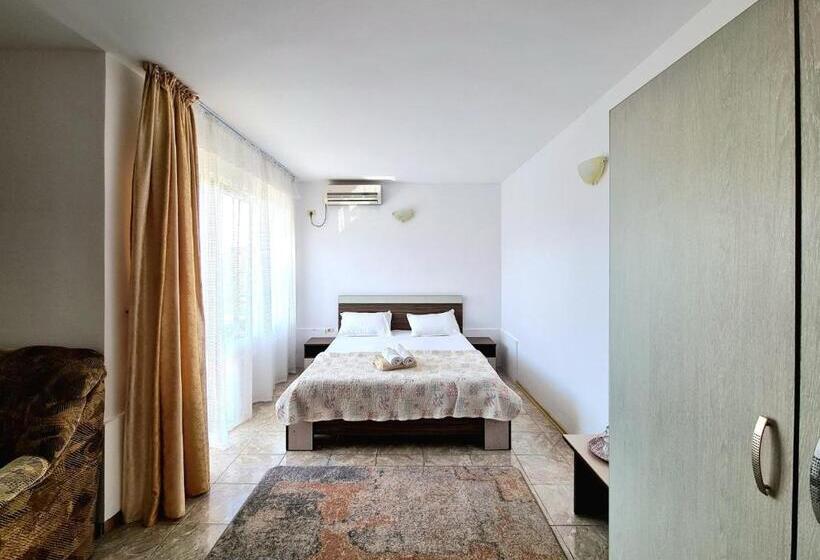 اتاق خانوادگی, Pensiunea Miraj