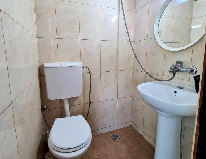 اتاق اکونومی, Pensiunea Miraj