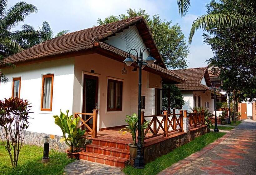 ویلای استاندارد با چشم‌انداز باغ, Vuon Xoai Resort