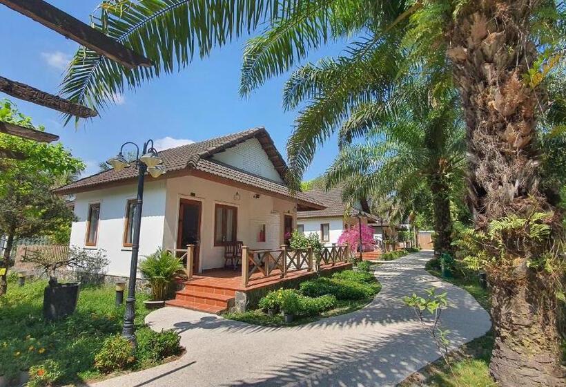 اتاق استاندارد سه تخته با چشم‌انداز باغ, Vuon Xoai Resort