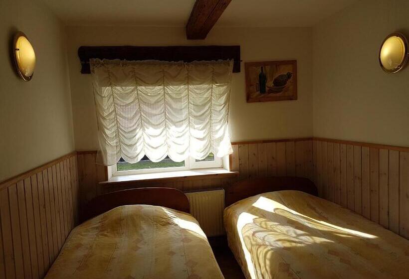 اتاق استاندارد با سرویس بهداشتی مشترک, Viesu Nams Vecmuiža