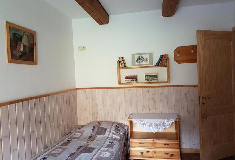 اتاق استاندارد با سرویس بهداشتی مشترک, Viesu Nams Vecmuiža