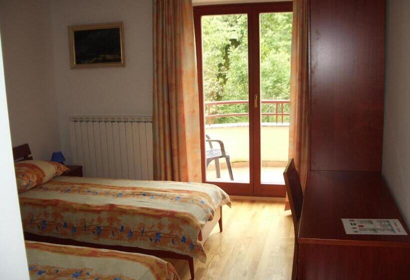 اتاق استاندارد, Country House Hotel Zlata Ribica