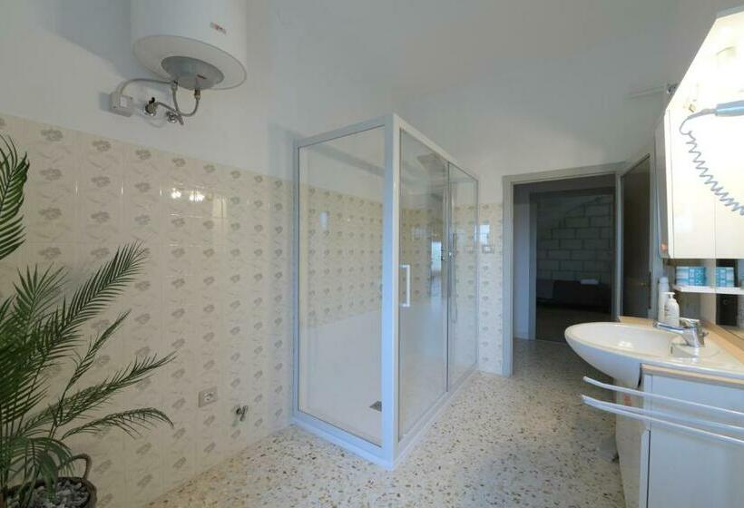 高级三人间, Agriturismo Masseria Santa Lucia Al Bradano