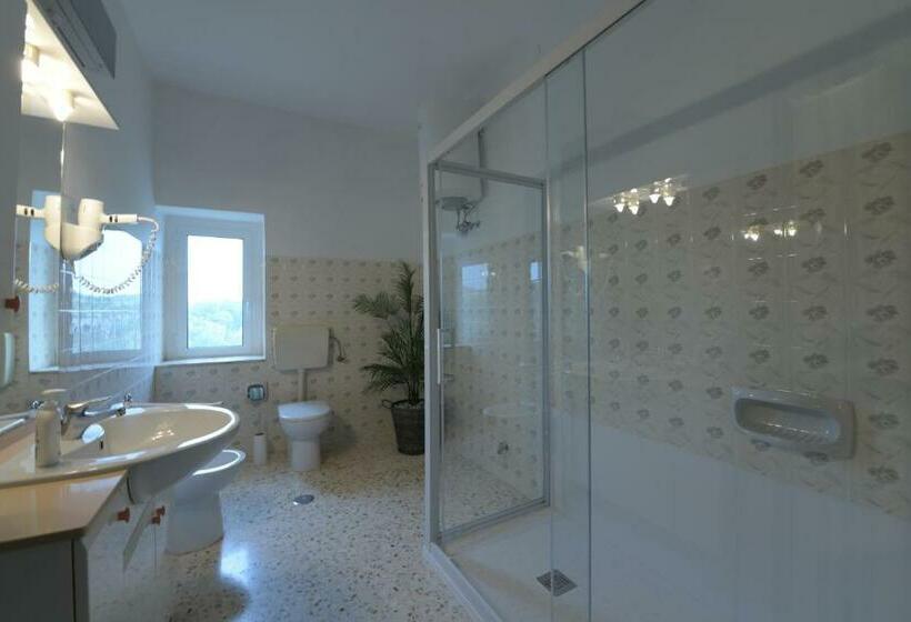高级三人间, Agriturismo Masseria Santa Lucia Al Bradano
