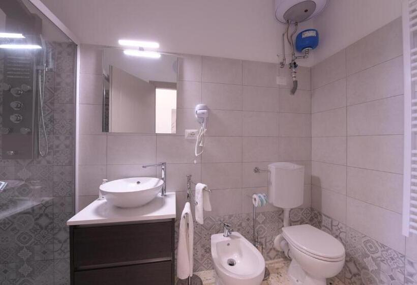 豪华三人间, Agriturismo Masseria Santa Lucia Al Bradano