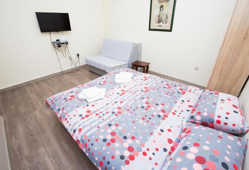اتاق استاندارد, Art Guesthouse