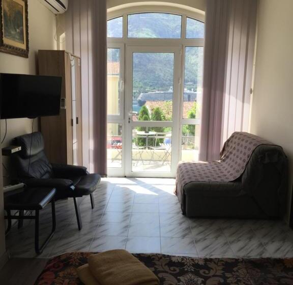 اتاق استاندارد با تخت دوبل و چشمانداز, Art Guesthouse