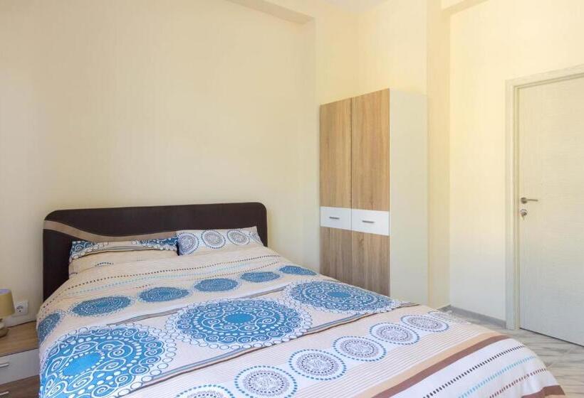 اتاق استاندارد, Art Guesthouse