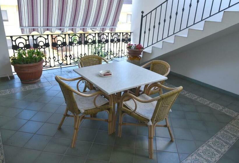 جناح عائلي, Casasalento