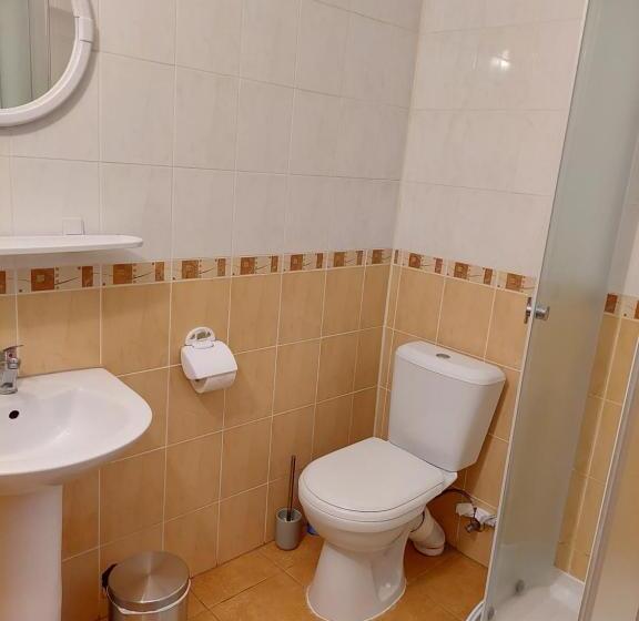 اتاق سوپریور, Pas Birutę