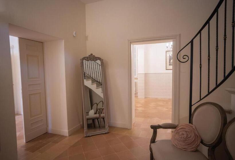 جناح ديلوكس, Villa Nena