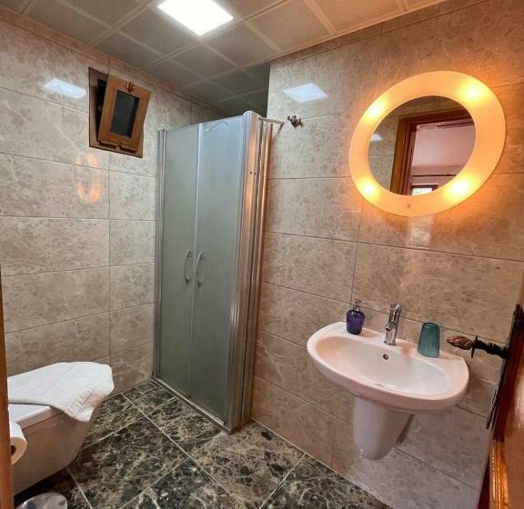 חדר סטנדרט לשלושה עם נוף לבריכה, Yelken Hotel Akyaka