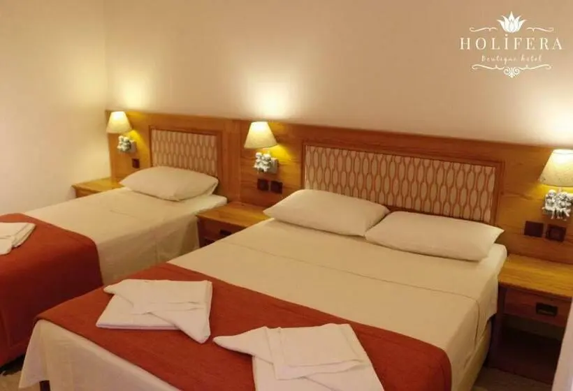 اتاق استاندارد سه تخته با چشم‌انداز استخر, Yelken Hotel Akyaka