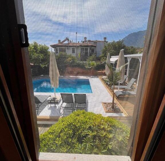 חדר סטנדרט לשלושה עם מרפסת, Yelken Hotel Akyaka