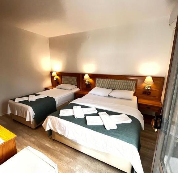 חדר סטנדרט לשלושה עם מרפסת, Yelken Hotel Akyaka