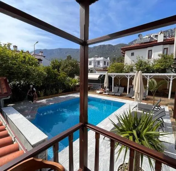 اتاق استاندارد چهارنفره با بالکن, Yelken Hotel Akyaka
