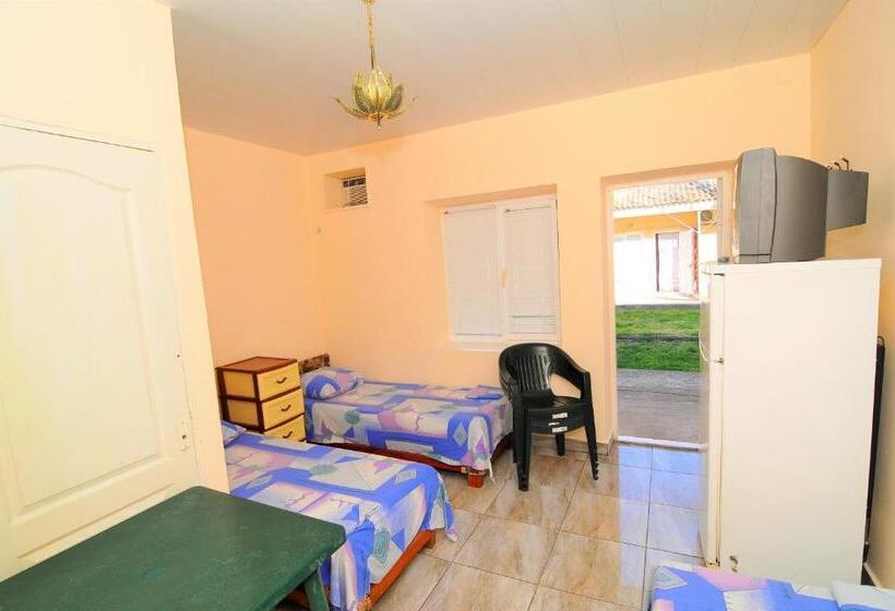 이코노미 룸, база відпочинку сонячна